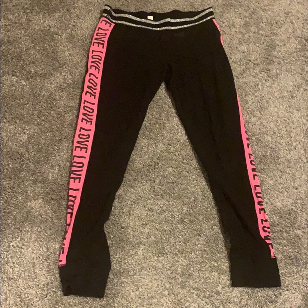 Black leggings with print